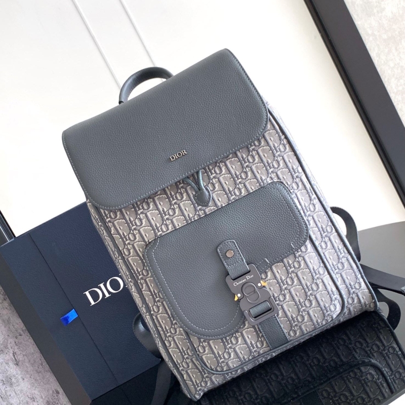 D*or backpacks